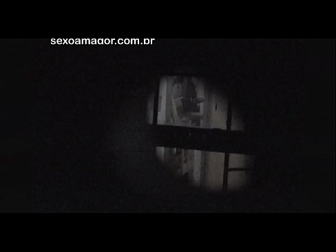 ❤️ Blondie é gravada en segredo por un voyeur do barrio escondido detrás de ladrillos ocos ❤❌  Sexo en nós ❌